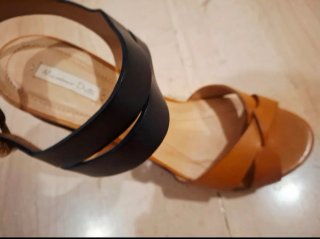 Sandalias Massimo Dutti piel cuña marrón y negro.