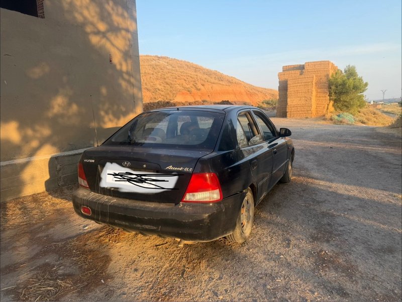 Hyundai Accent 1.5 - foto 1