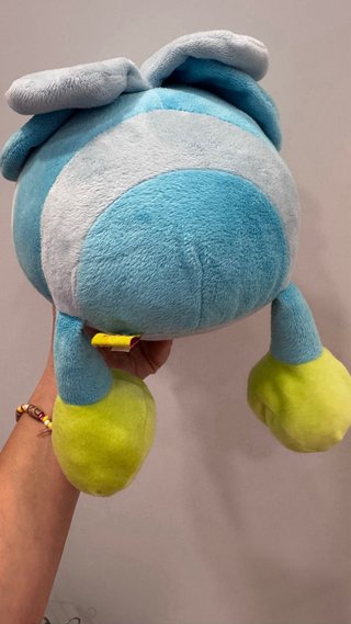 Peluche infantil de abejita azul y verde