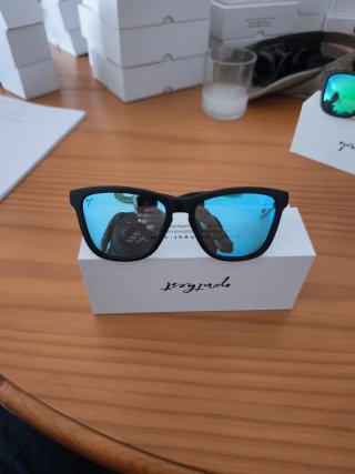 Gafas de sol de diferentes colores