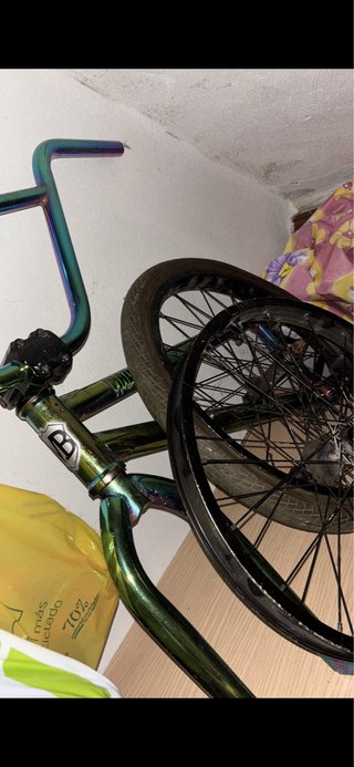 Bicicleta BMX con ruedas