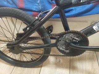 Bicicleta BMX negra