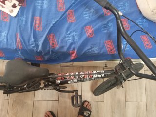Bicicleta BMX negra