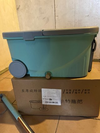 Se vende por falta de uso. La compré para un local