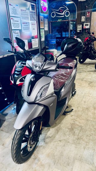 Sym Symphony LC 125 Scooter Gris/Rojo o cambio