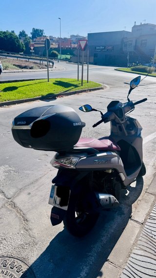 Sym Symphony LC 125 Scooter Gris/Rojo o cambio