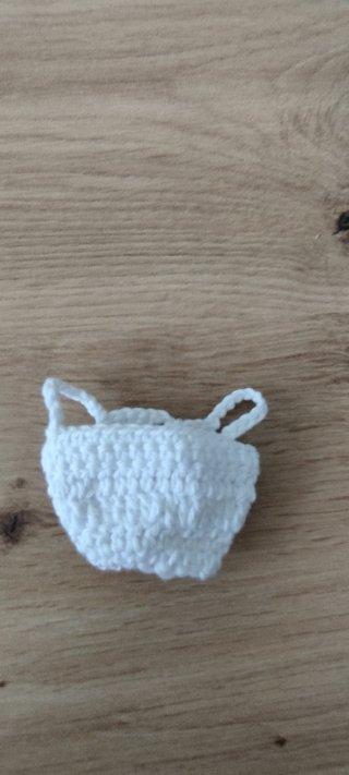 Top crochet blanco para Barbie