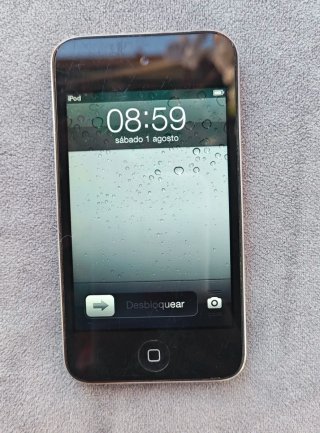 iPod Touch 4ª Gen 8GB + Cable y Cargador.
