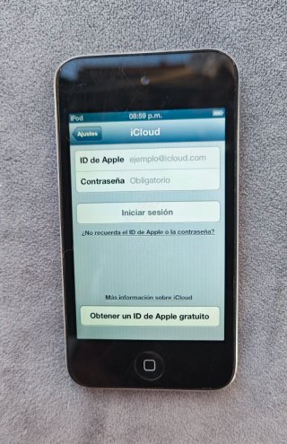 iPod Touch 4ª Gen 8GB + Cable y Cargador.