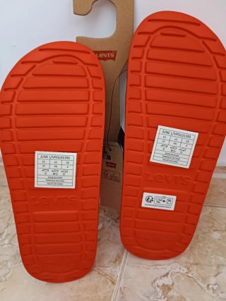 Chanclas Levi's niño rojas