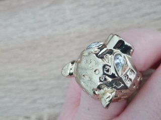 Anillo cabeza leopardo dorado con detalles
