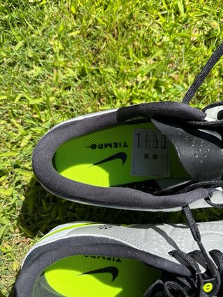 Botas de fútbol Nike Tiempo plateadas