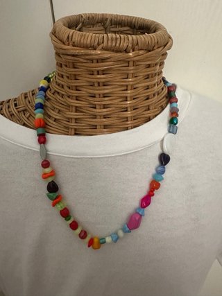 Collana pietre colorate resina e vetro