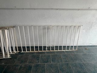 Barandilla metálica blanca