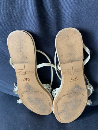 Sandalias Zara Talla 38 Beige y Plateadas