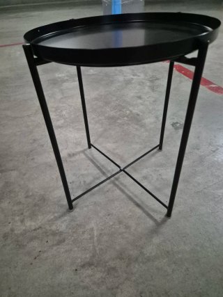 Mesa auxiliar redonda negra Ikea
