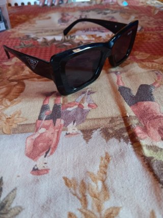 Gafas de sol Prada negras