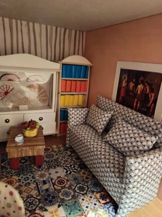 Casita de muñecas amueblada