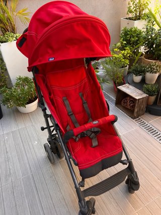 Cochecito de bebé Chicco rojo