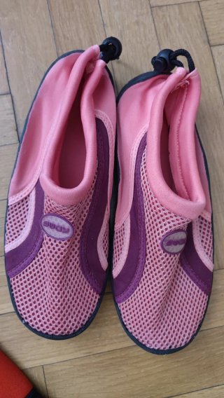 Lote neoprenos y escarpines baño Talla 10-12