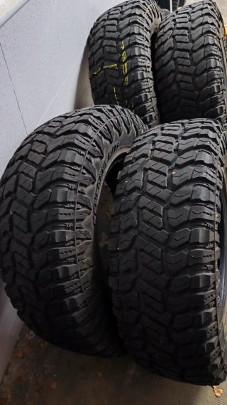 4 Neumáticos Radar Renegade RT+ 275/70R18