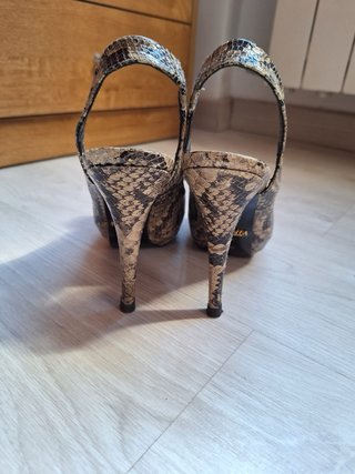 Zapatos Uterqüe Peep Toe Serpiente Talla 37