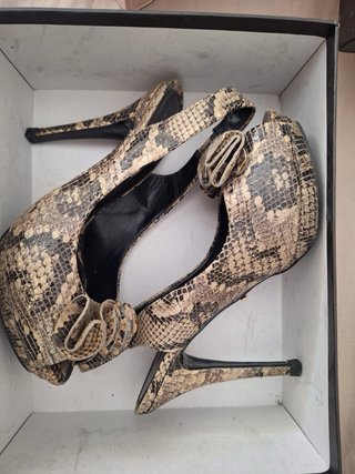 Zapatos Uterqüe Peep Toe Serpiente Talla 37