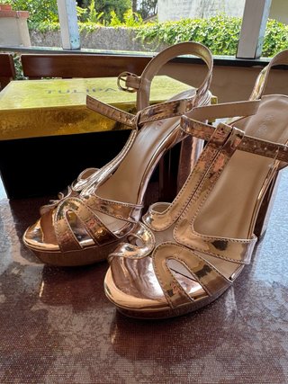 Sandali Tahlia tacco plateau oro rosa