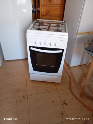 Cocina de gas butano blanca