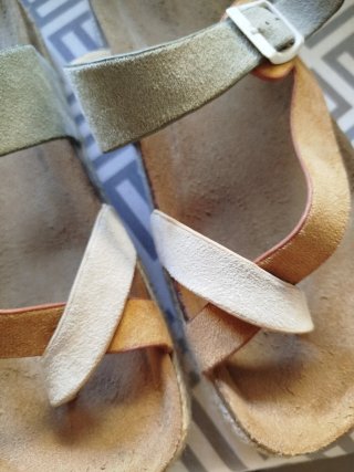 Sandalias Faylor Beige y Dorado