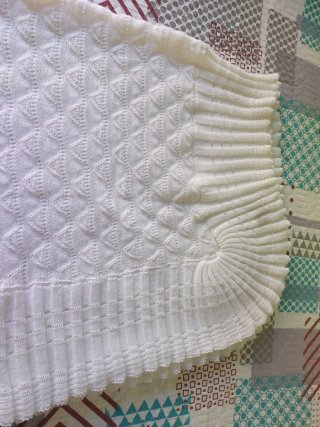 Toquilla tejida a mano vintage para bebé