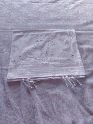 Sábana y funda bordada antigua 135 cm