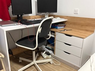 Escritorio y silla de oficina
