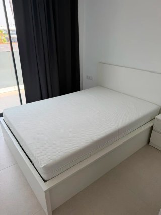 Cama abatible con cabezal 140x200