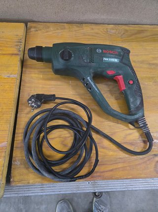 Taladro percutor Bosch PBH 2100 RE + maletín