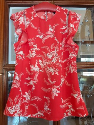 Blusa KAREN MILLEN roja y blanca.