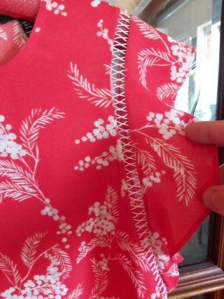 Blusa KAREN MILLEN roja y blanca.
