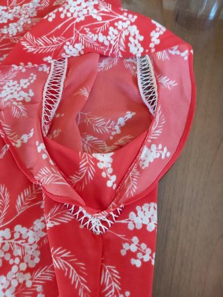 Blusa KAREN MILLEN roja y blanca.