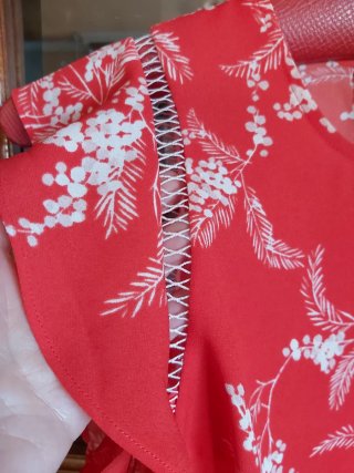 Blusa KAREN MILLEN roja y blanca.