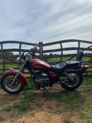 Suzuki Marauder 250 Cruiser Roja