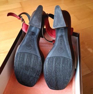 Sandalias Audley tacón beige y rojo