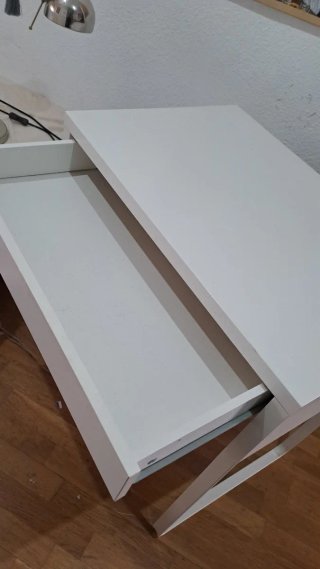 Escritorio blanco con cajón Ikea