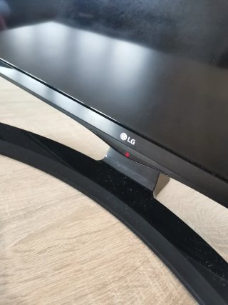 TV LG 24" negro