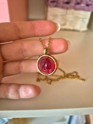 Collana cammeo pietra vitrea rossa oro