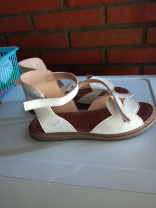 Sandalias blancas y marrones talla 37
