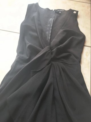 Abitino nero con nodo