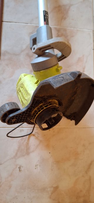 Desbrozadora Eléctrica Ryobi RLT6030