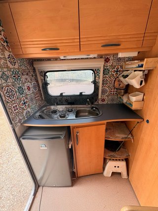 Carava de 750 con documentación autónoma