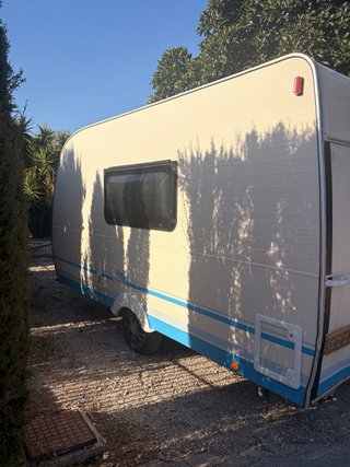 Carava de 750 con documentación autónoma