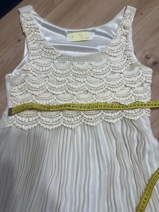 Vestido crema elegante corto talla S